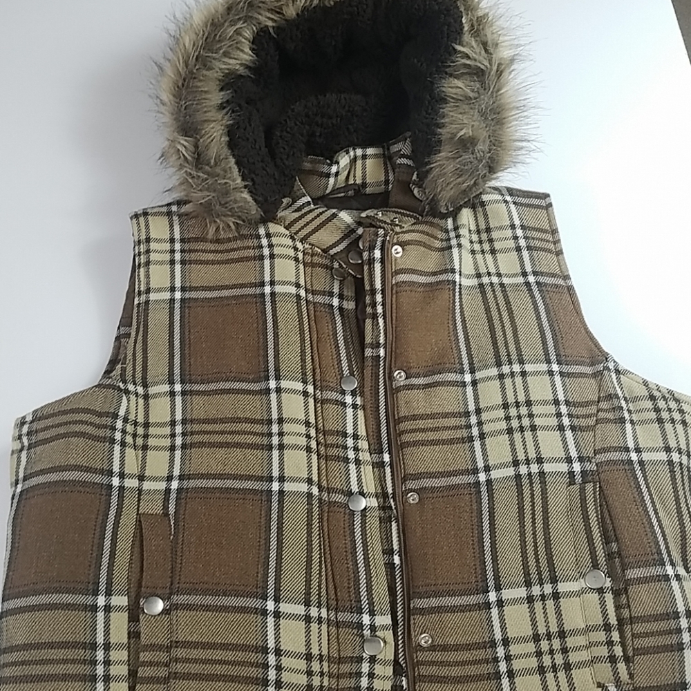 KC Collection, Tan/creme plaid vest, With Fur Hood, Pit To Pit 22", Size XL - Picture 2 of 9